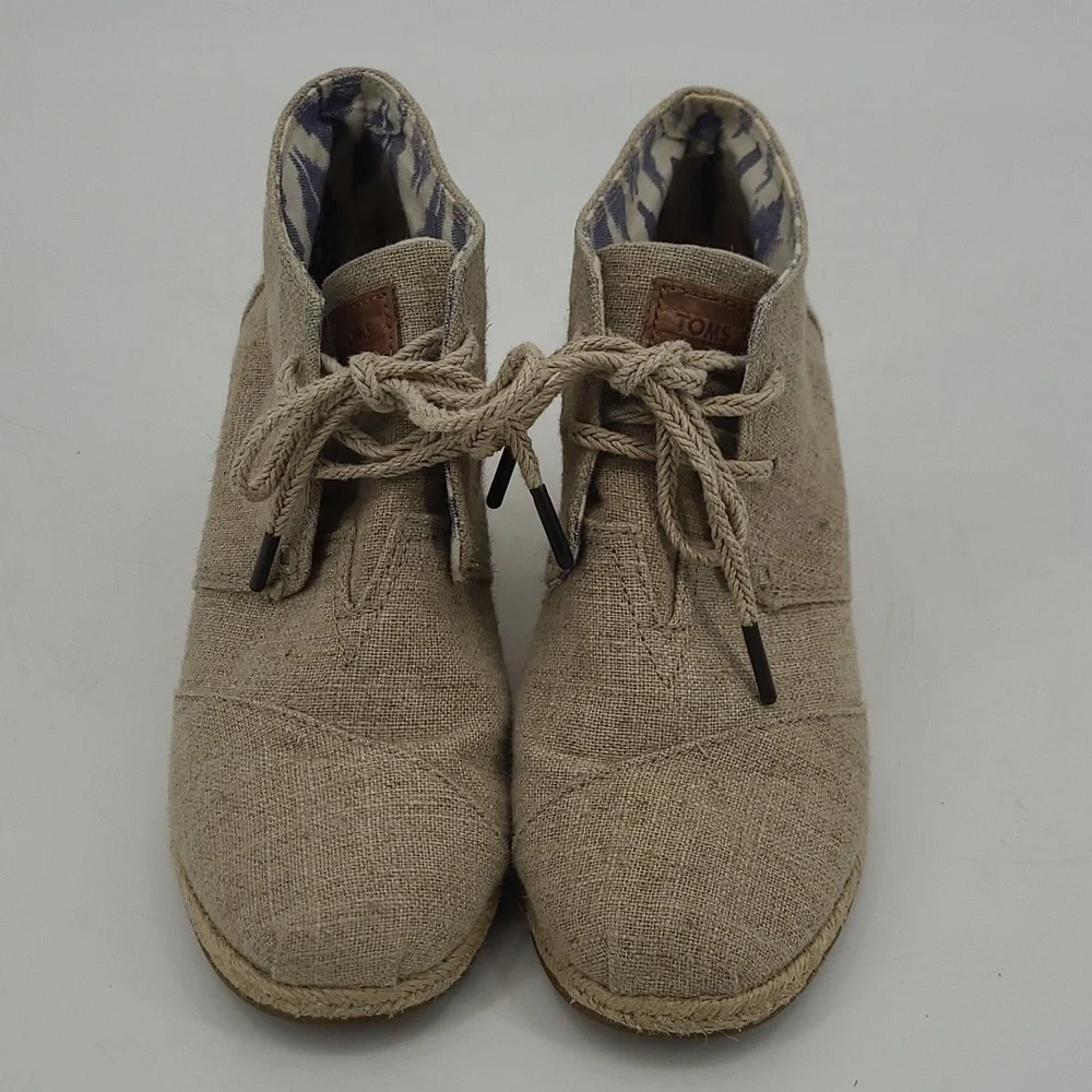 TOMS Desert Wedge Oatmeal Linen Canvas Espadrille Lace Up Booties‎ Tan 9.5